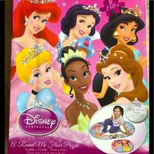 NWOT Disney Princess A Round Me Floor Puzzle
